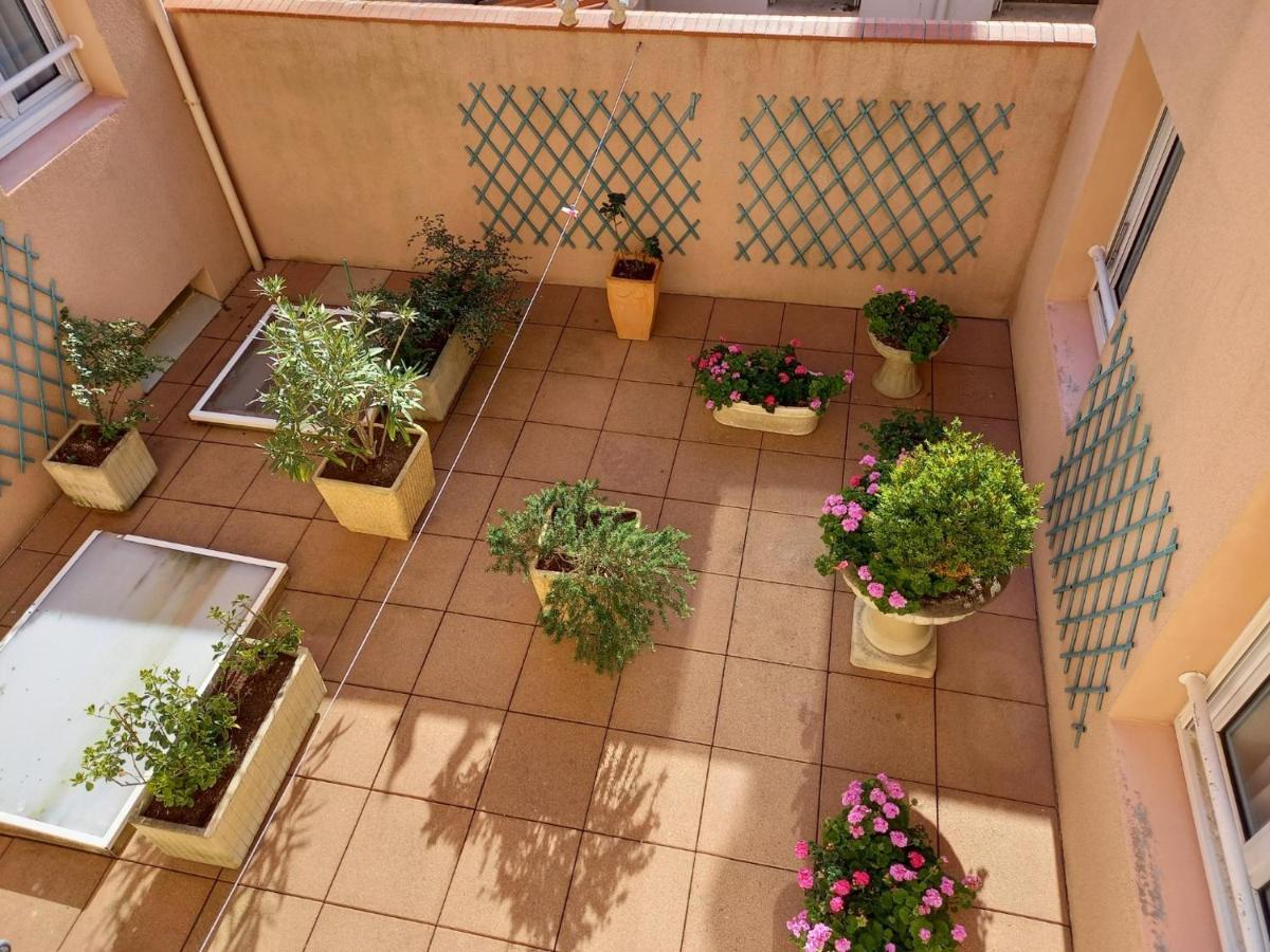 Hotel Sables D'O Et Son Restaurant Le 16 Bis Les Sables-dʼOlonne Екстериор снимка