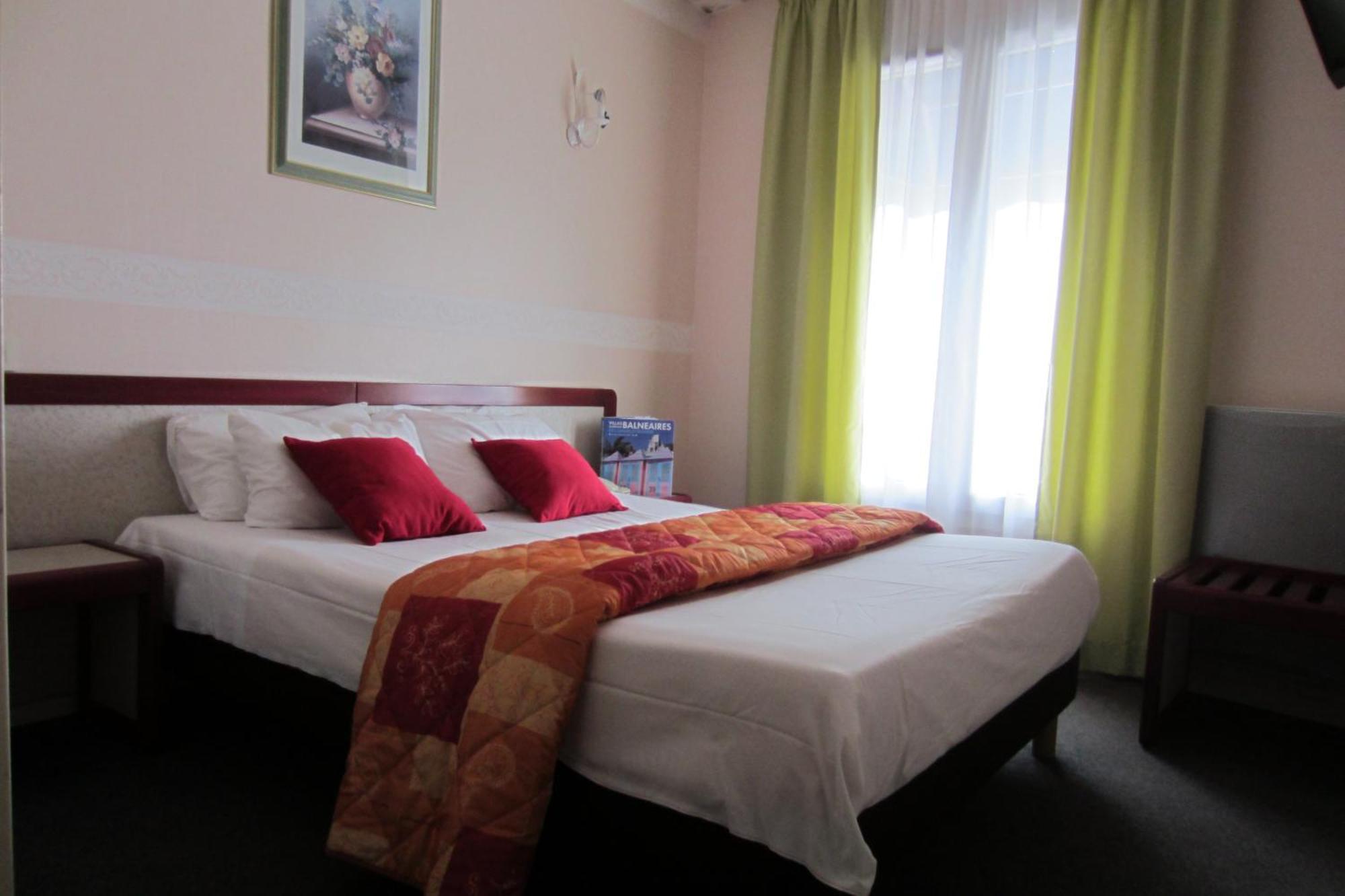 Hotel Sables D'O Et Son Restaurant Le 16 Bis Les Sables-dʼOlonne Екстериор снимка