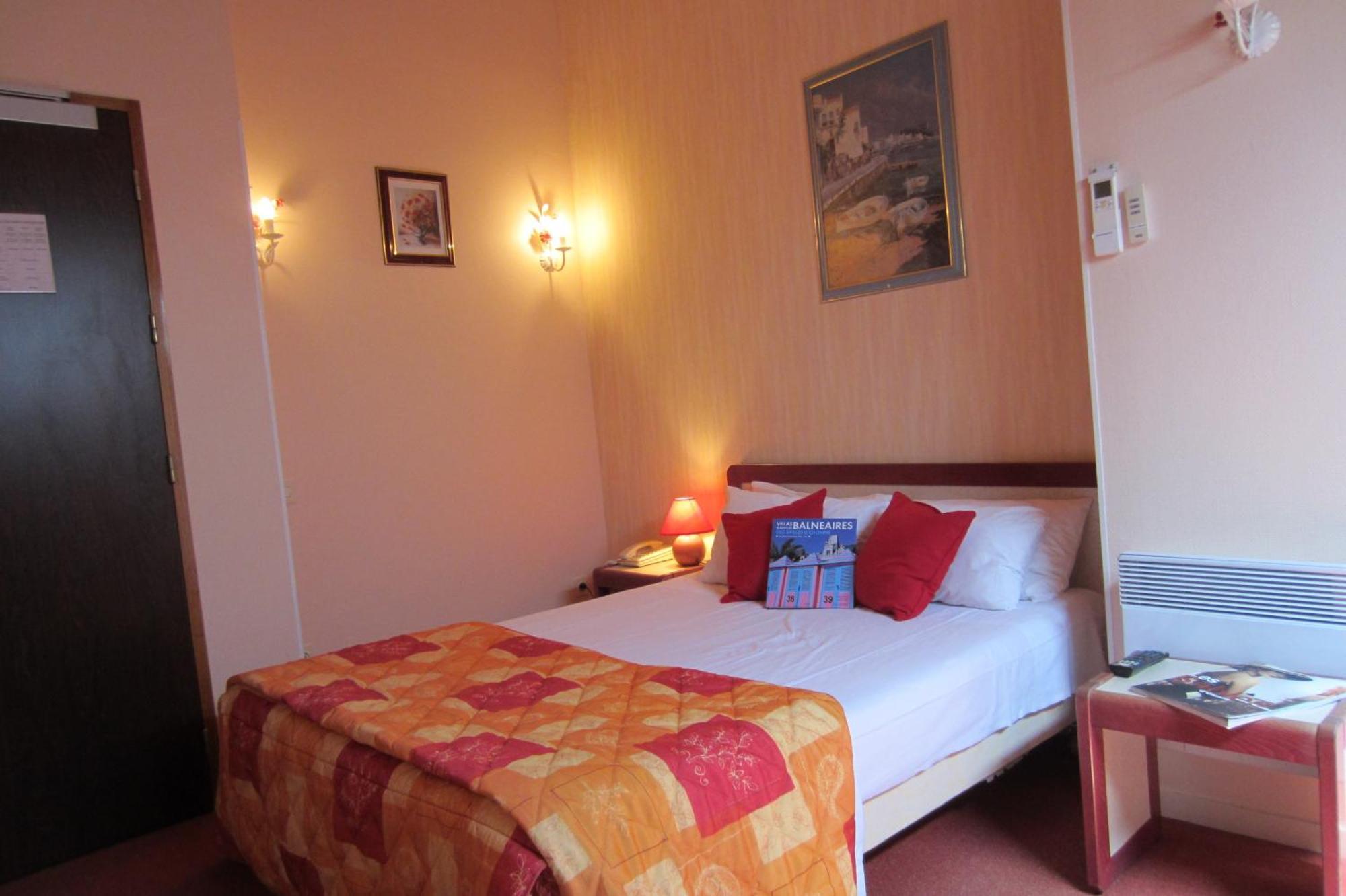 Hotel Sables D'O Et Son Restaurant Le 16 Bis Les Sables-dʼOlonne Екстериор снимка