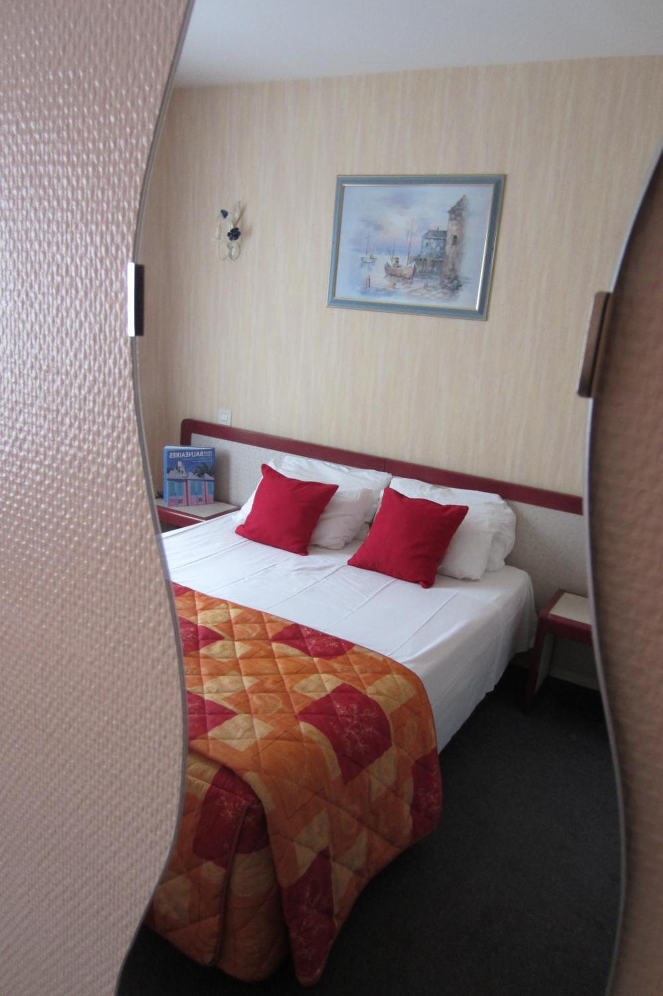 Hotel Sables D'O Et Son Restaurant Le 16 Bis Les Sables-dʼOlonne Екстериор снимка